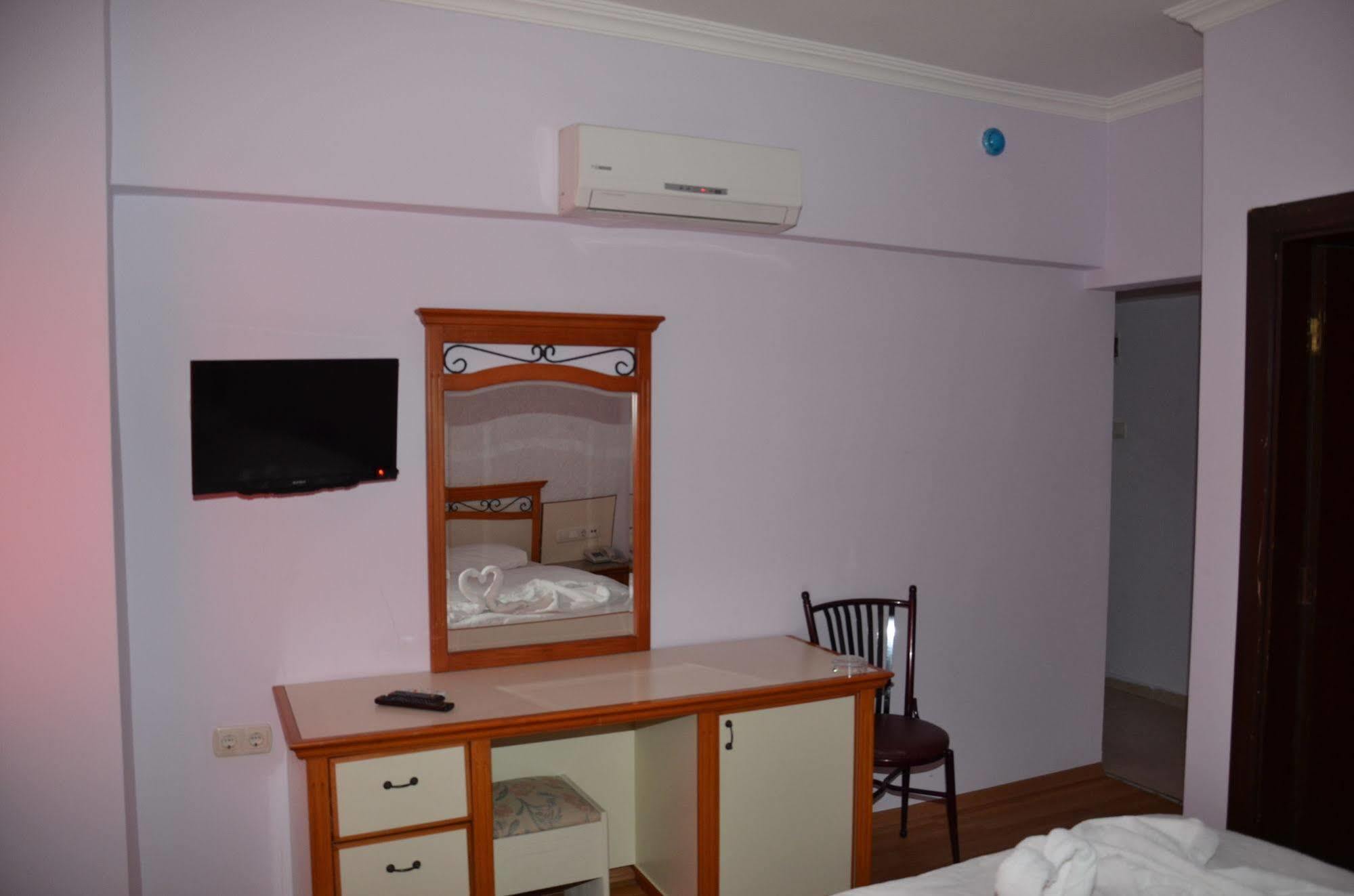 Ozturk Hotel Antalya Exterior photo